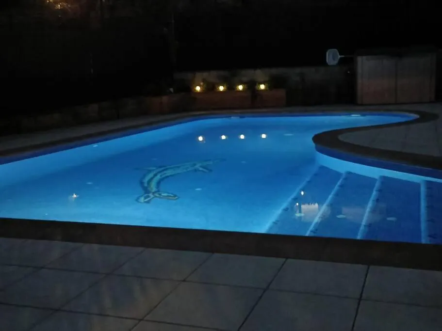 Casa Con Jardin Y Piscina Privada. Villa Santa Eulalia de Ronsana