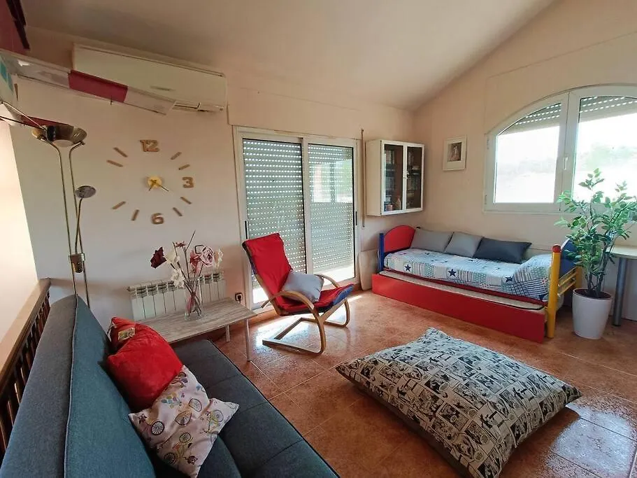 Casa Con Jardin Y Piscina Privada. Villa Santa Eulalia de Ronsana Holiday home
