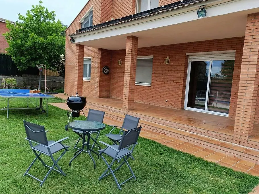 Casa Con Jardin Y Piscina Privada. Villa Santa Eulalia de Ronsana