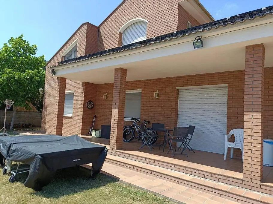 Casa Con Jardin Y Piscina Privada. Villa Santa Eulalia de Ronsana Holiday home