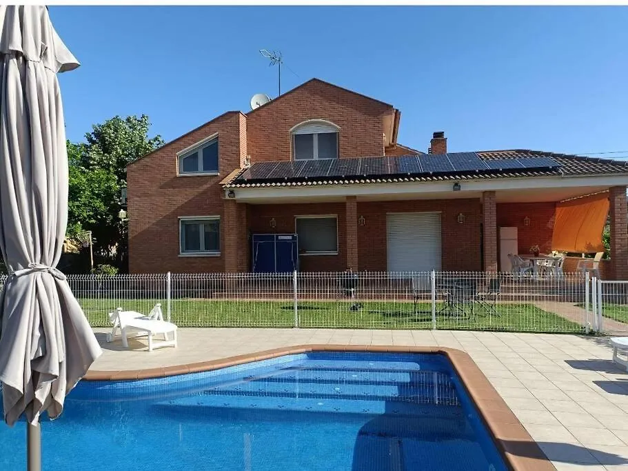 Casa Con Jardin Y Piscina Privada. Villa Santa Eulalia de Ronsana